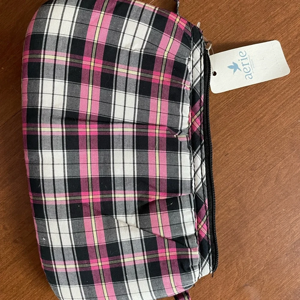 Aerie Bag - New w/ Tag - Wallet Size